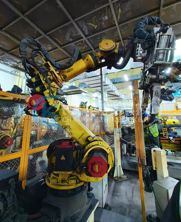 保養(yǎng)發(fā)那科高速點焊機(jī)器人R-1000iA/100F 保養(yǎng)發(fā)那科高速點焊機(jī)器人R-1000iA/100F